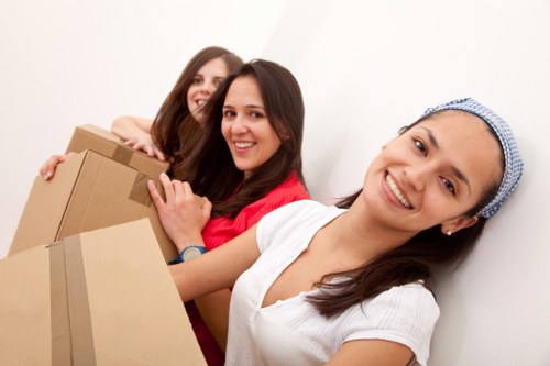 Secure loading and careful protection of furniture during transit